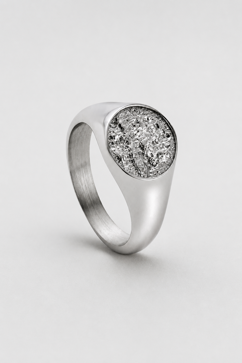 Hammered Signet Ring | Silver | Unisex | Stainless Steel | Hammered Finish | Steven & Levon