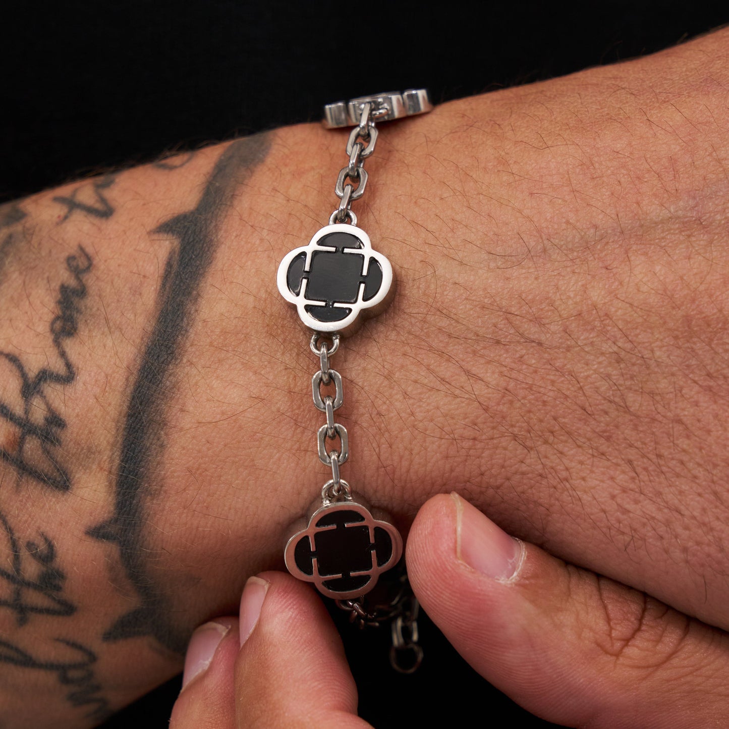Clover Onyx Bracelet | Men | Stainless Steel | Silver & Gold | Onyx Stone | Clover Design | Steven & Levon