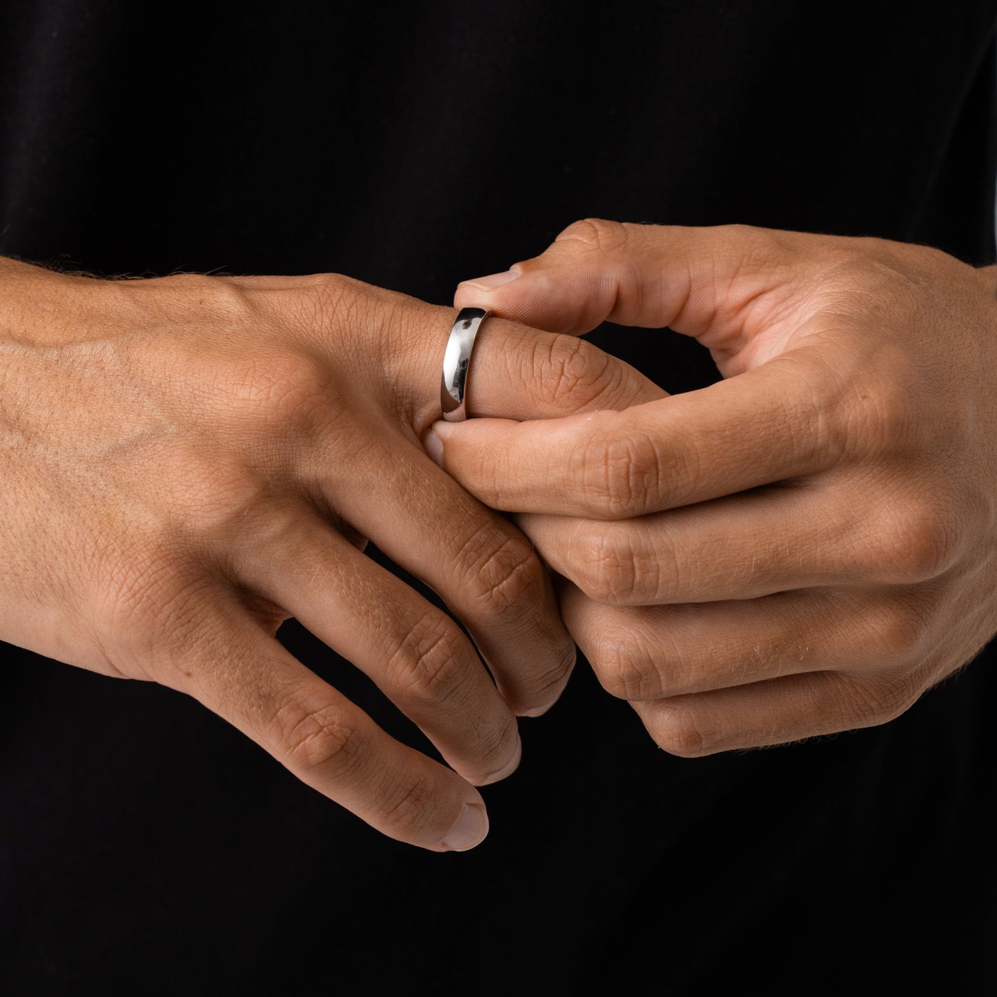 Round Band Ring | Gold, Silver or Black | Unisex | Stainless Steel | Minimalist Style | Steven & Levon