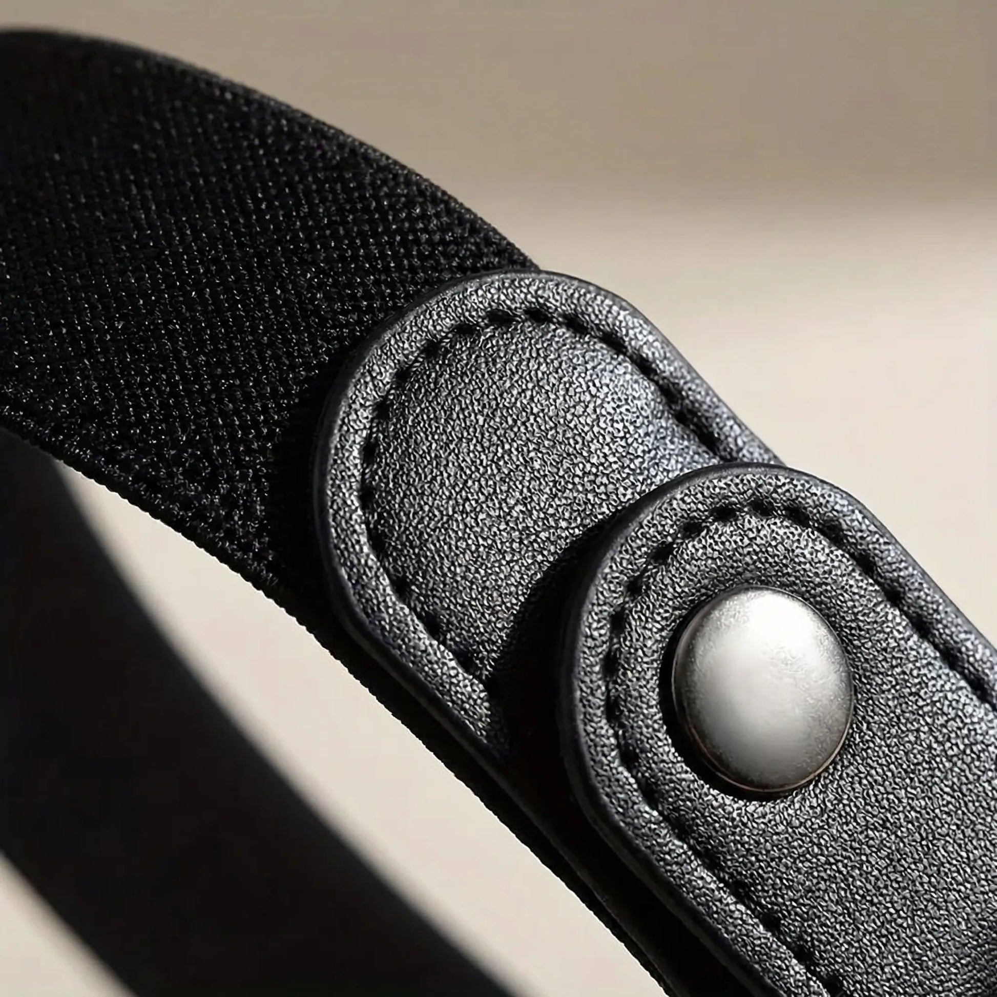 Flexbelt - Buckle-Free Stretch Waist Belt  Securing Jeans Comfortably