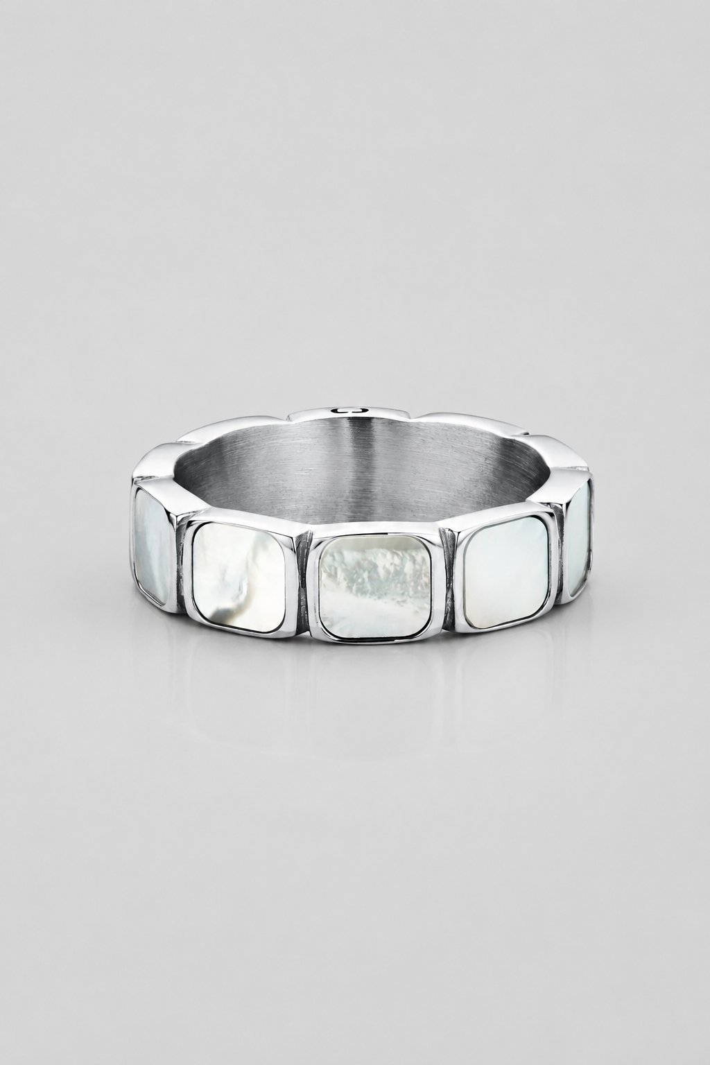 White Stone Band Ring | Gold or Silver | Unisex | Stainless Steel | White Stone Detail | Classic Style | Steven & Levon