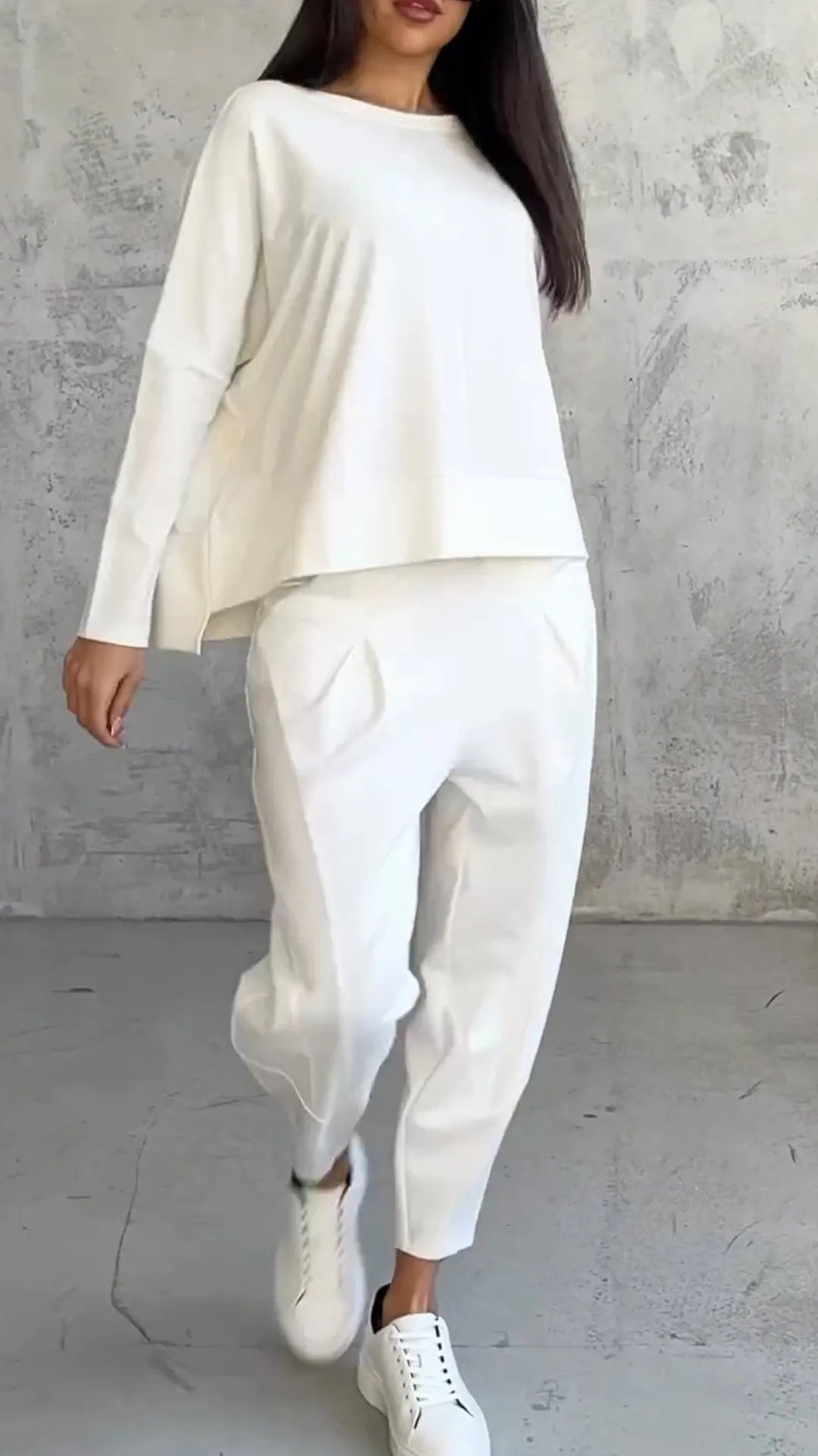 Women's Two-Piece Casual Set | Round Neck Top & Tapered Trousers | Relaxed Fit | Steven & Levon2-piece women's autumn casual set – Liora